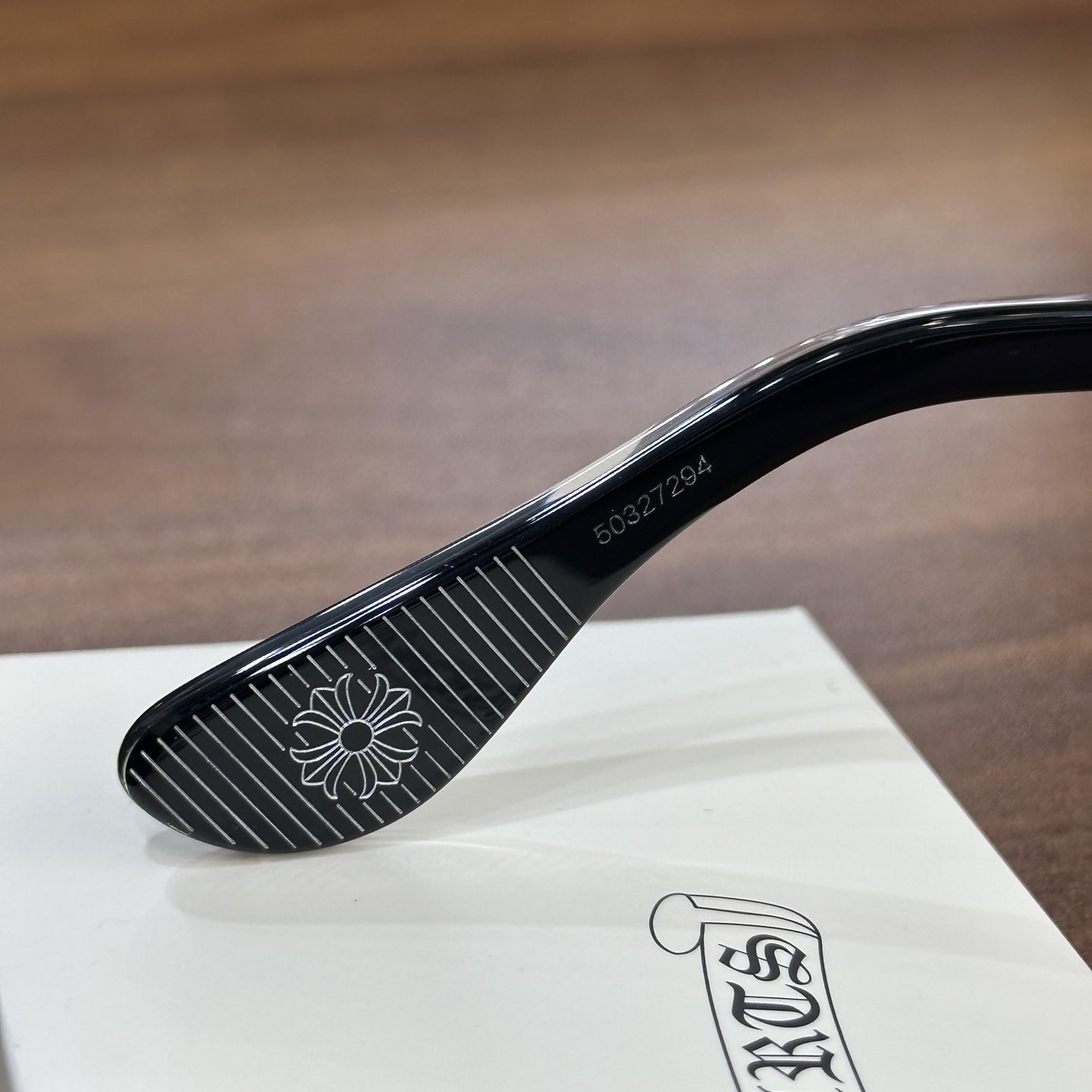 CH Sunglasses Model: BOX-OFFICER Size: 56-19-144