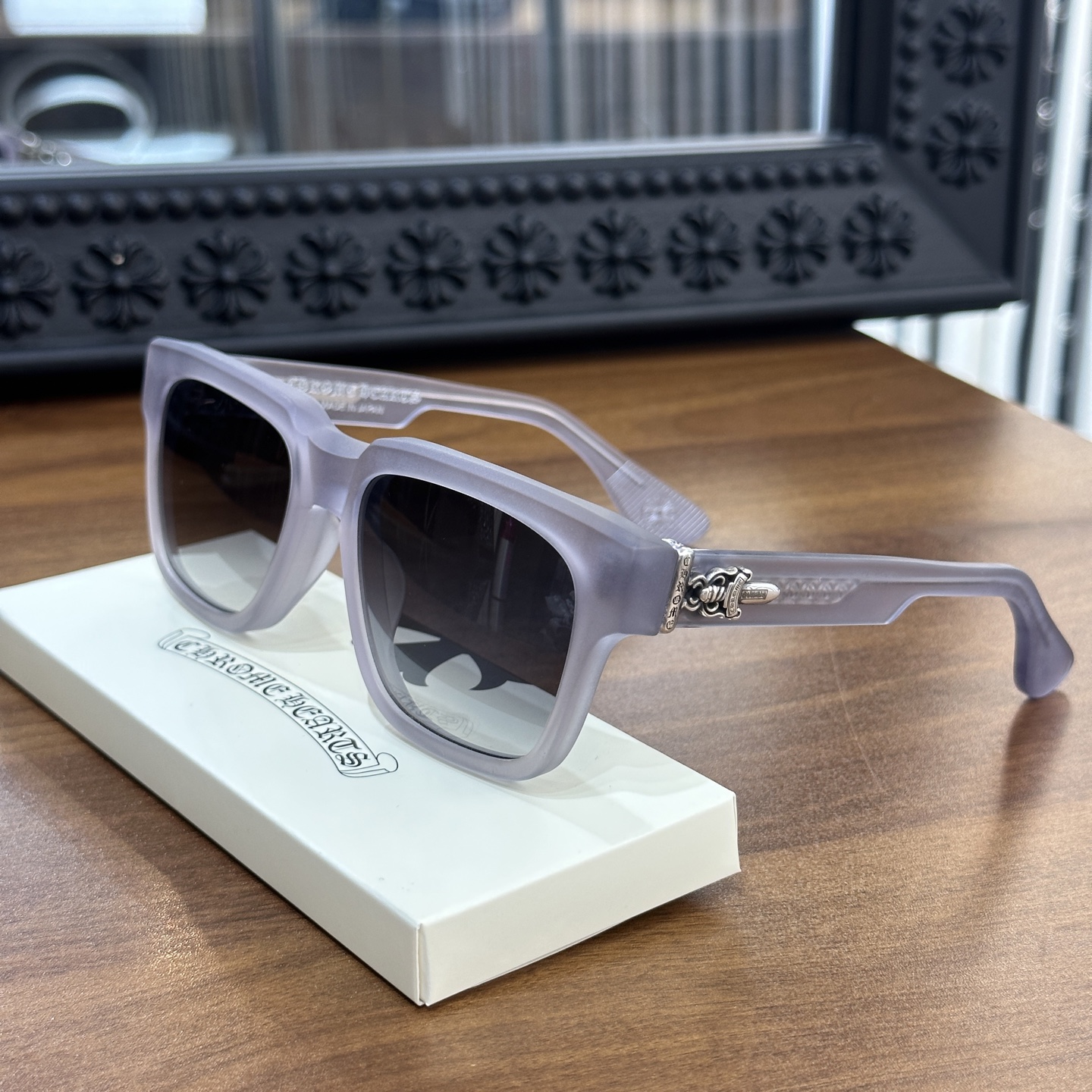 CH Sunglasses Model: BOX-OFFICER Size: 56-19-144