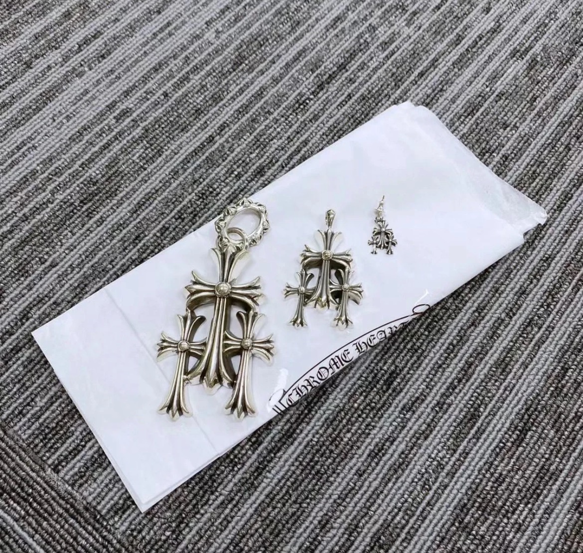 【New Arrival - Three-Cross Stud Earrings】Latest Three-Cross Element, 2020 New ArrivalRetail Price: 3.6k RMB each, same style as Ma Siwei22K Gold Diamond Three-Cross Stud EarringsMa Siwei's Style, Wear these earrings and get the same girlfriend!