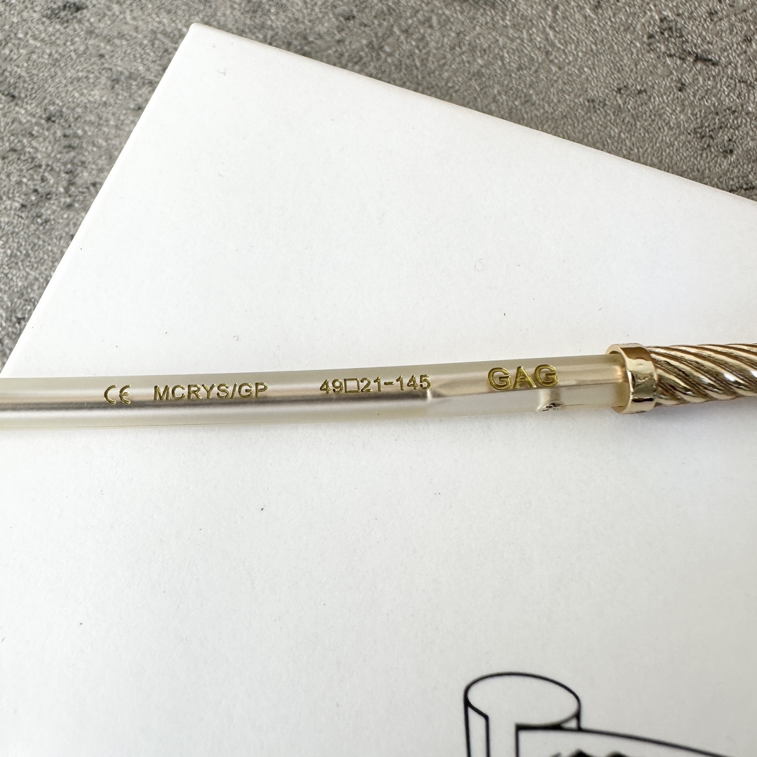 Chrome HeartsGAG Sterling Silver Eyeglasses FramesExclusive online, transparent gold, Italian imported materialsFour-color glasses, first batch limited stock available. Original price ¥12400 (authentic), ¥9300 (VIP). 925 sterling silver hardwar