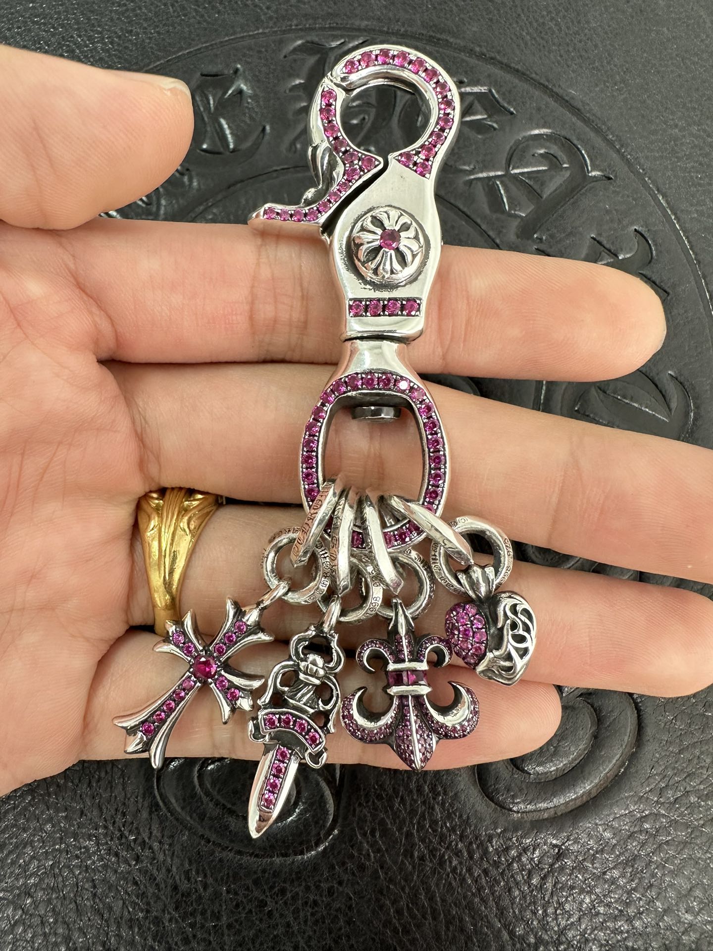 Macho pink doesn't look bad with jeans.