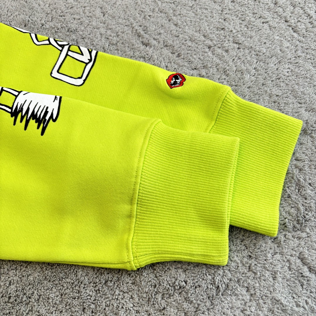 Chrome Hearts CH Matty Boy Hoodie, 450g fleece lining, soft and warm against the skin. Multi-layered mesh print for a premium feel. A must-have for fall and winter. Sizes S, M, and L.