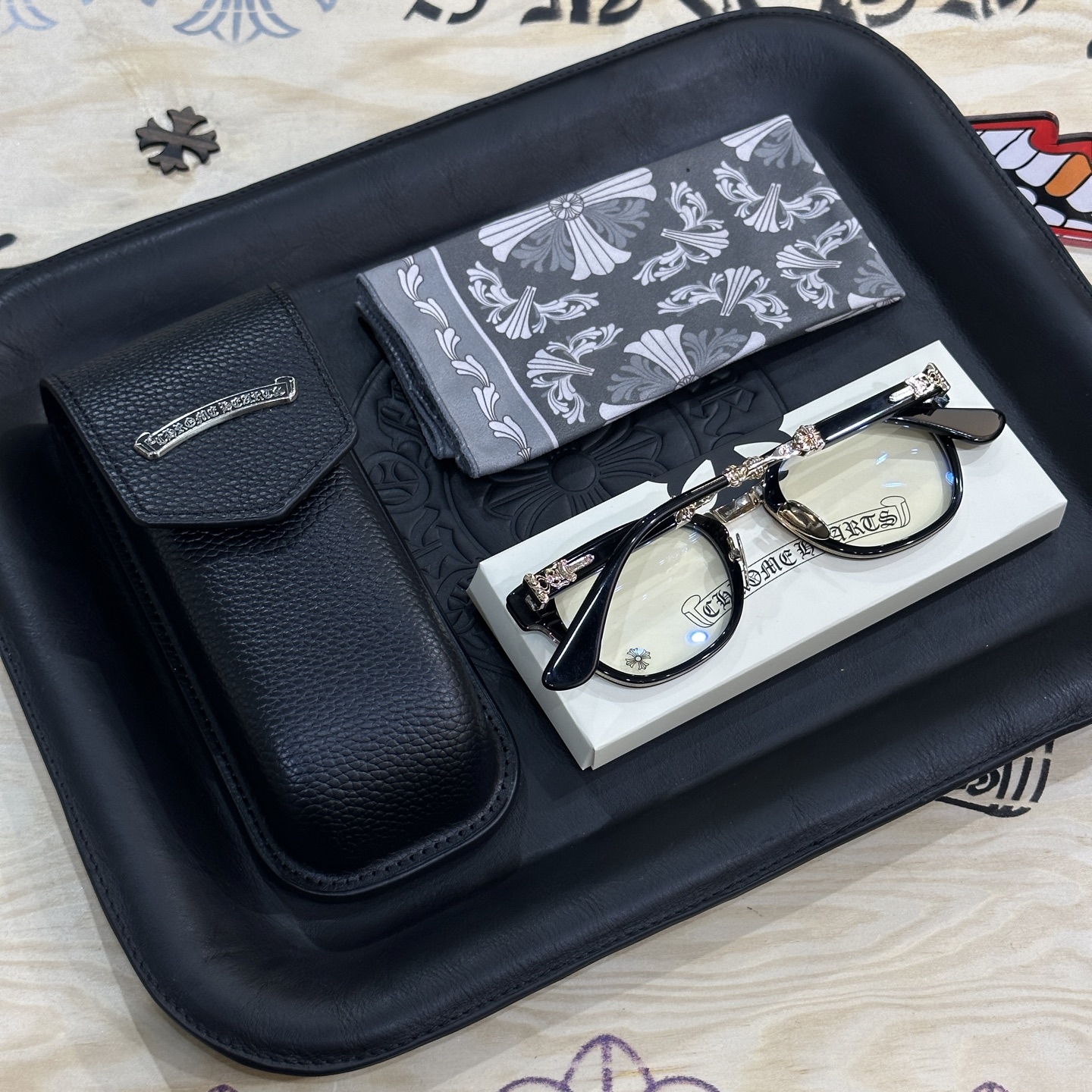 Chrome Hearts Eyeglasses FramesModel: DUCK BUTTERSize: 52 (21-152)Three Colors: Black/Silver, Black/Gold, Transparent Gold