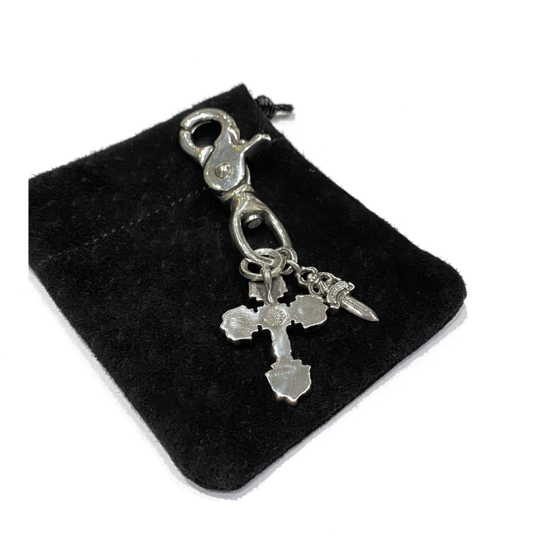 Chrome Hearts Keychain, Flaming Cross, Ring SwordAuthentic replica, genuine antique engraving, anodized texturePrice: 20,000+ RMB. Made entirely of 925 sterling silver with an antique finish. Material can be authenticated. Incomparable to common wh