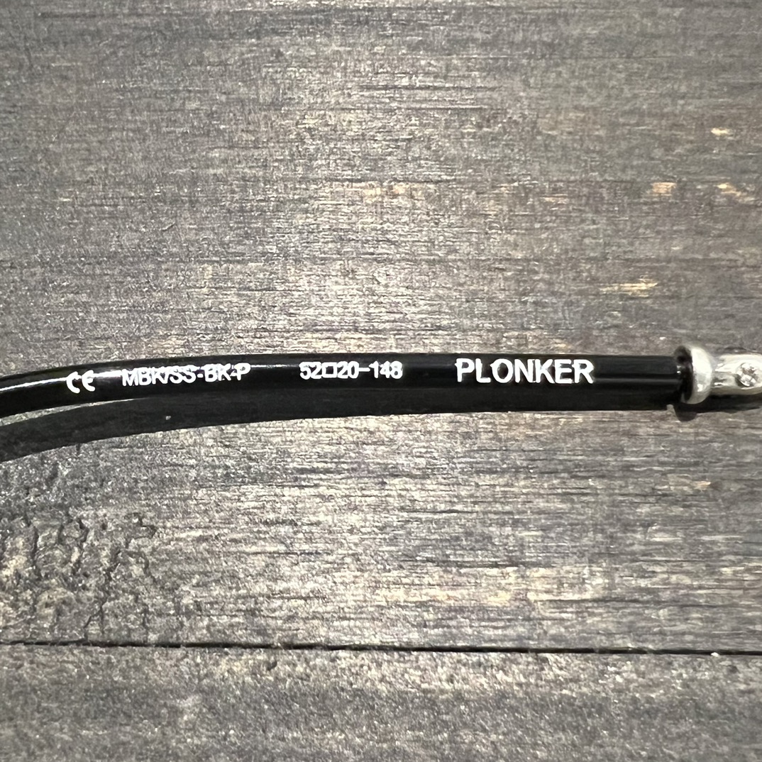 Chrome Hearts925 Sterling Silver PLONKER GlassesTitanium alloy frame with 6 925 sterling silver accents. 1:1 replica. The most versatile and stylish pair. As popular as Xue Zhiqian's glasses. Suitable for both men and women. Classic cross-shaped