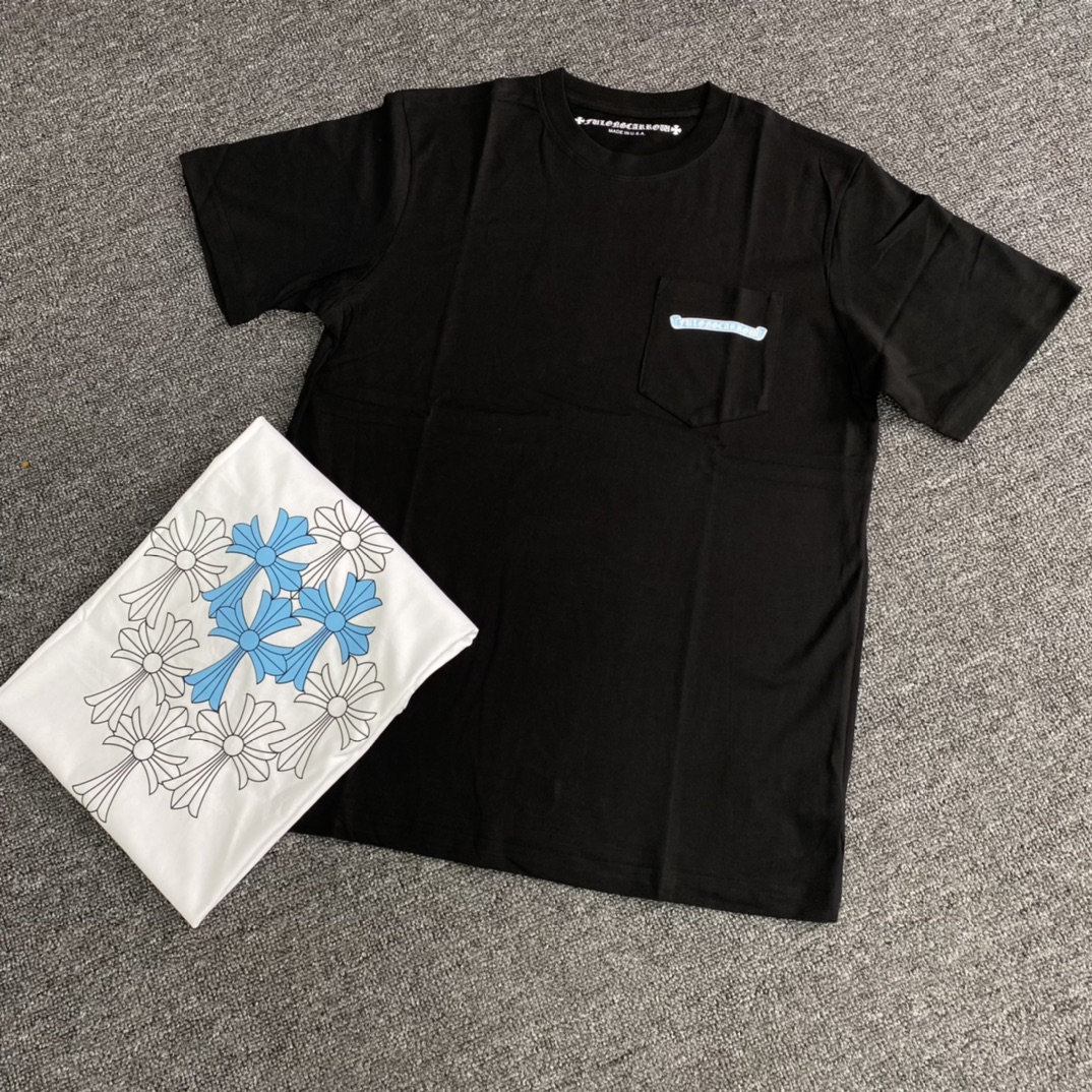 Chrome Hearts new cross print short-sleeved T-shirt. Made of 230g combed 26s cotton single-sided fabric. Features four fixed-position 3D pockets on the chest. The floral print is hand-printed using plastisol ink; the print is colorfast. Sizes S, M, L