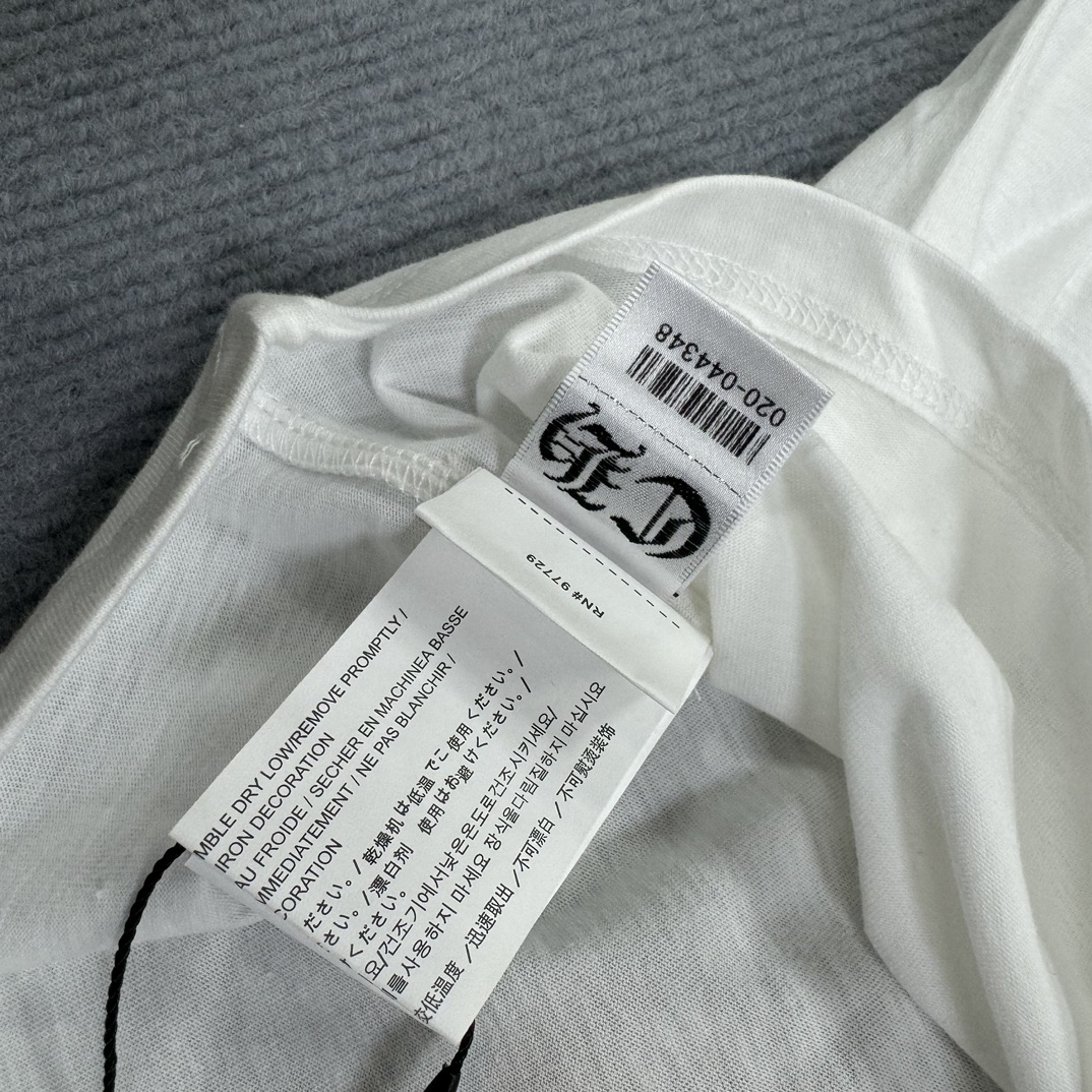 Chrome Hearts Popular V-Neck Women's Phantom Cross Short-Sleeve T-ShirtMade from custom-dyed pure cotton, soft and delicate, with matching neckline sizesSizes: S, M, L