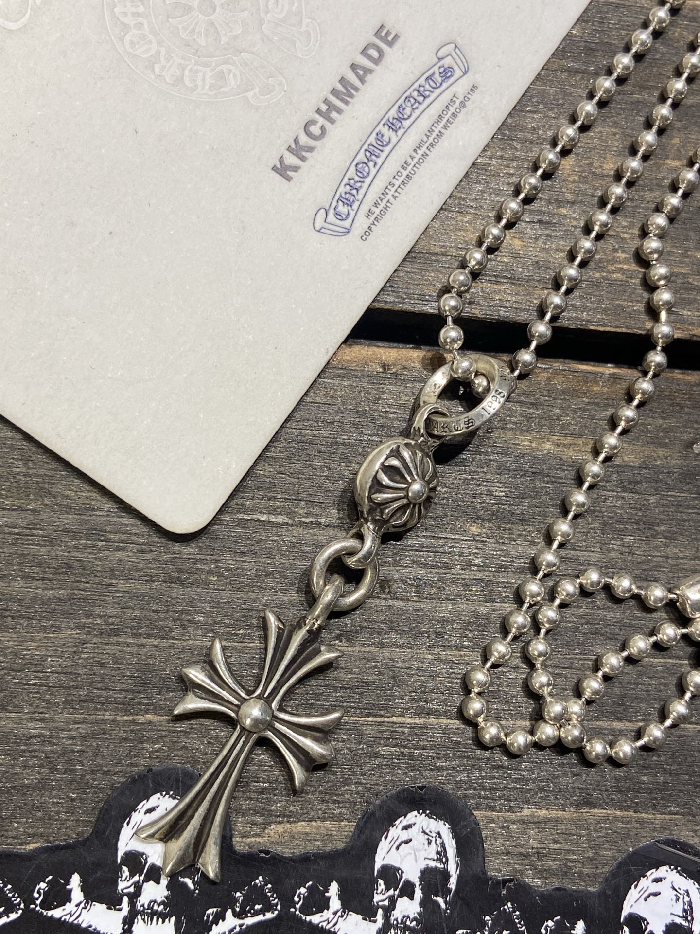 Single ball cross chain, in stock and ready to ship immediately.