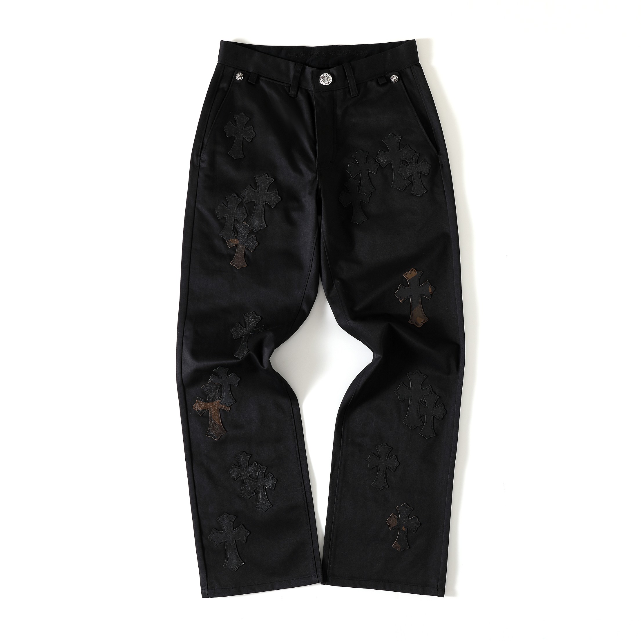 CH Black Leather Camouflage Cargo Pants. Original version, purchased for over 40,000 RMB. Straight leg fit. Special fabric, undergone a series of special treatments, achieving a color accuracy of 95% or higher. Exclusive silver-plated hardware mold.