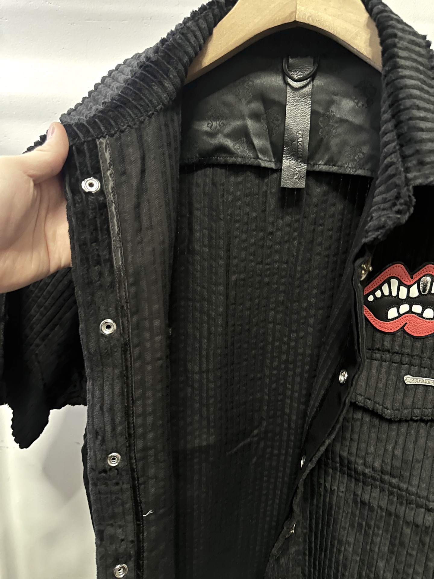 Chrome Hearts Exclusive Mattyboy Red Lips Corduroy ShirtHardware is original molded and silver-plated. Lining is identical to the authentic product.Sizes S-XL