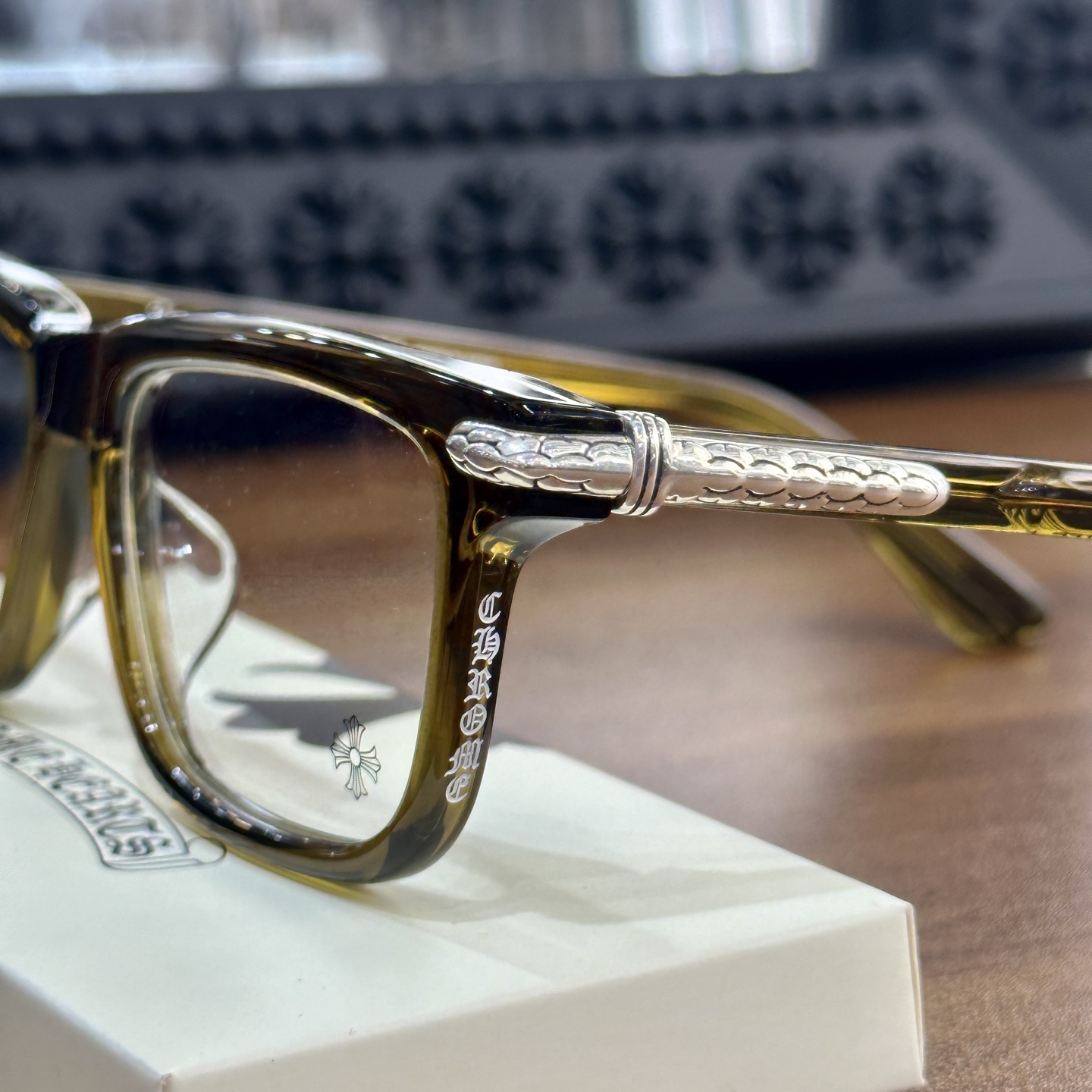 CH Eyeglasses Model: LITTLE DINGERSize: 54□18 152