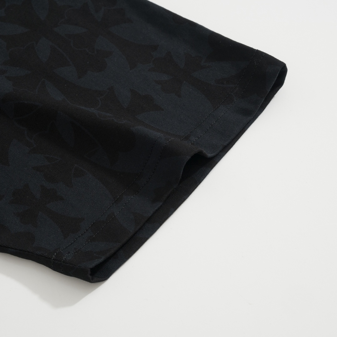 CH Chrome Hearts Embossed Print Short-Sleeve T-ShirtCustom Embossed Cross Fabric, Horseshoe Print on Front, Scroll Print with Traditional Chinese Characters on Back, Drawstring DesignSizes S, M, L