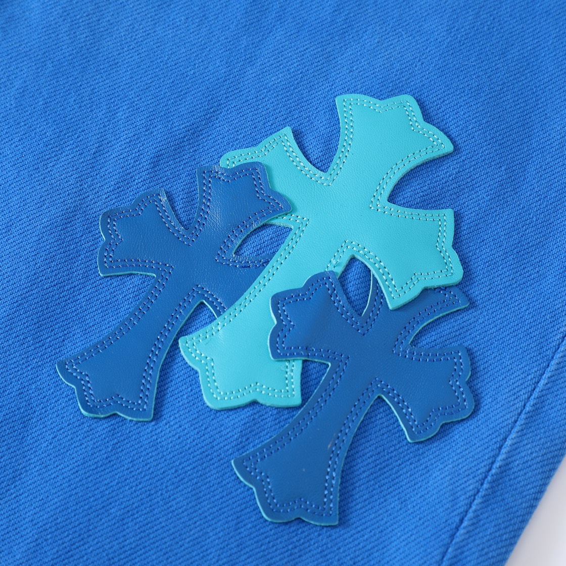 CH London Exclusive Blue City-Limited Jeans: These jeans are undeniably stylish and unique, their rarity speaks for itself. Made with a special original denim fabric, identical to Vintage 501, they undergo a special hand-finishing process and three w