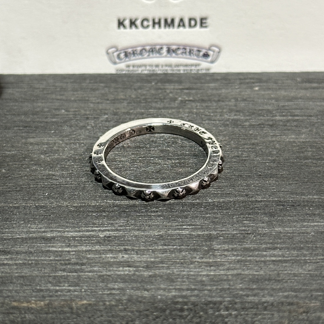 Ordered 📸 3mm cross-studded ring