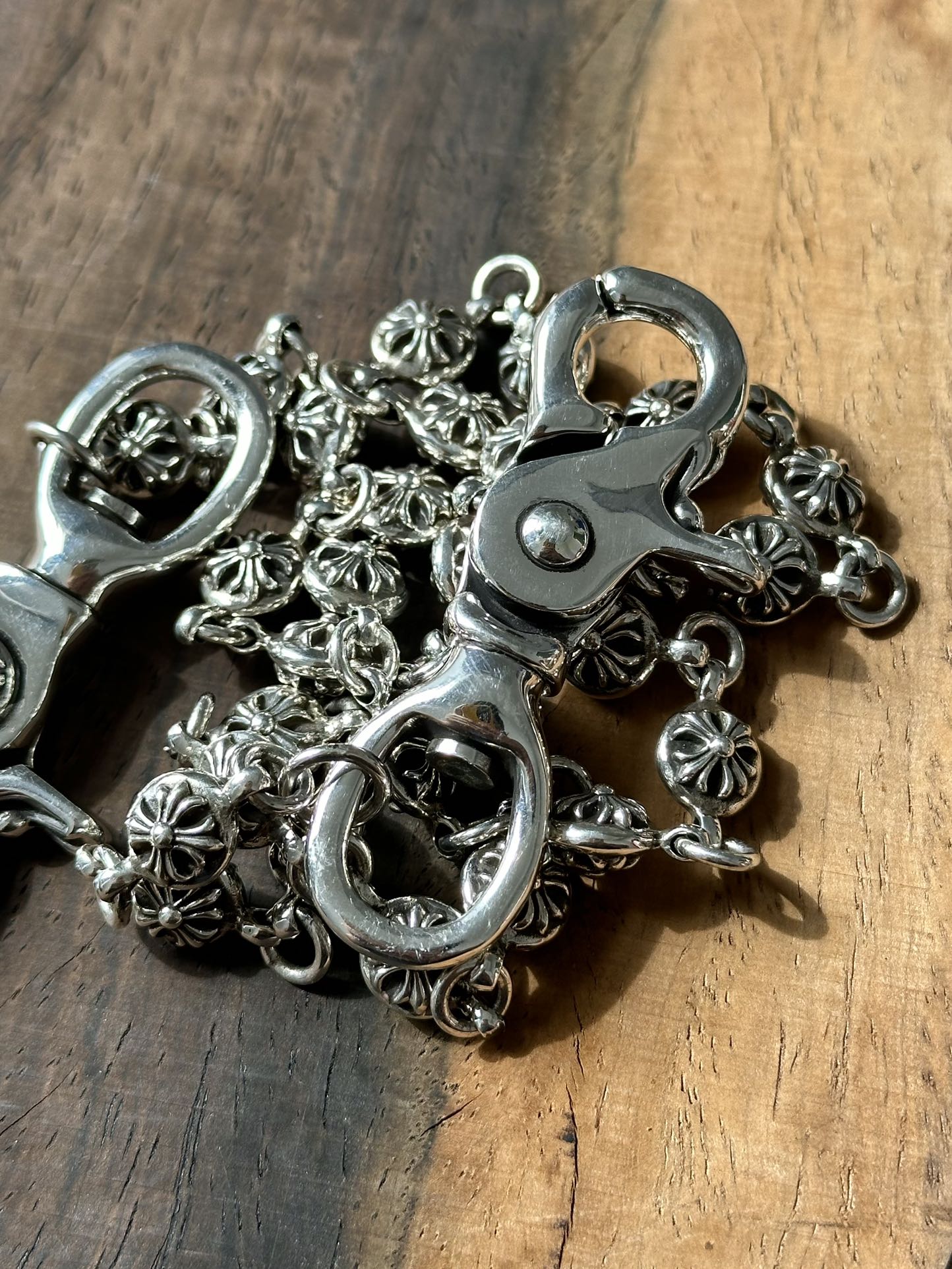 Custom-ordered 70cm double-headed lobster buckle cross chain for trousers.
