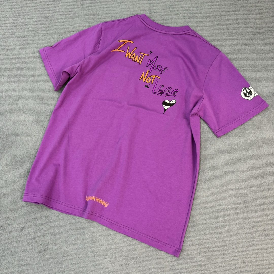 Chrome Hearts' latest purple short-sleeved T-shirt. Made from 180g pure cotton, custom-dyed fabric with imported ink 3D printing, distinguishing it from other mismatched versions on the market. In stock and ready to ship.Sizes: S, M, L, XL