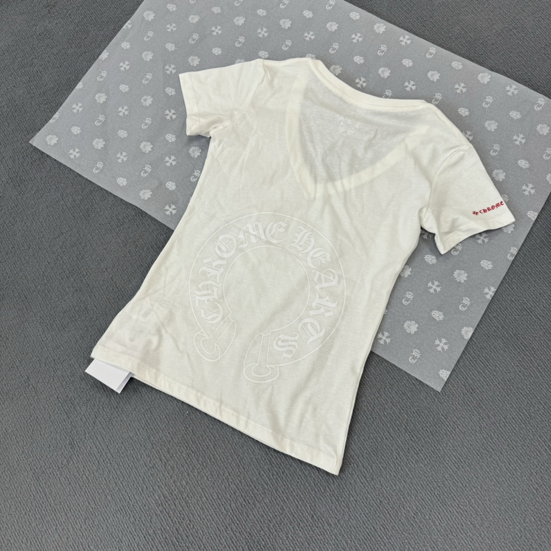 Chrome Hearts Popular V-Neck Women's Scroll Print Short-Sleeve T-ShirtMade from custom-dyed Yb pure cotton, soft and delicate, with matching neckline sizesSizes: S M L