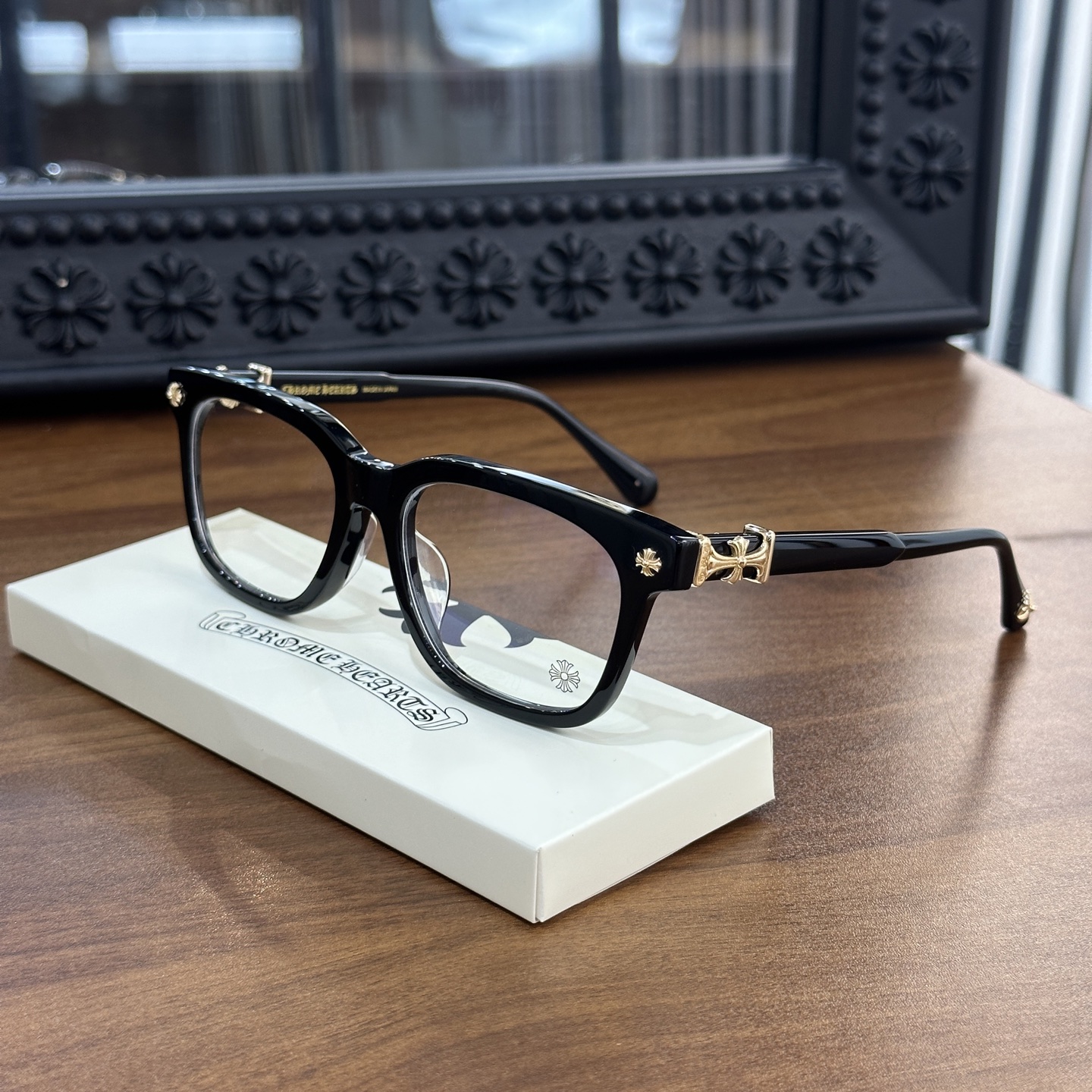 CH Eyeglasses Model: COX UCKERSize: 52 (19-153)