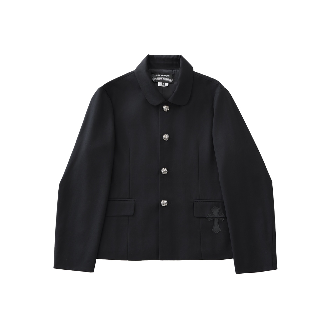 CH's new collaboration with CDG suits. All sizes are now available. Original version purchased from Hangzhou Guozhuan for 27,000 RMB. Fabric: custom-woven wool yarn, custom-woven silk (lining, piping, pockets), custom genuine lambskin cross, appliqué