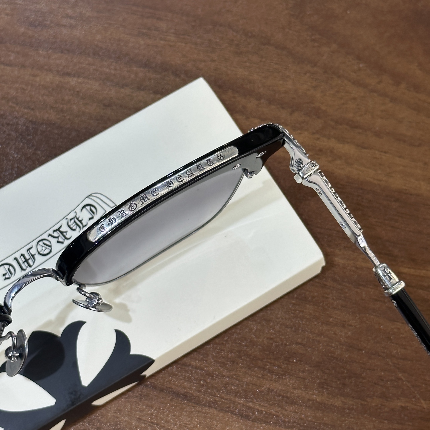 CH Sunglasses Model: Smile IIMaterial: 925 SilverSize: 54 (18-146mm)