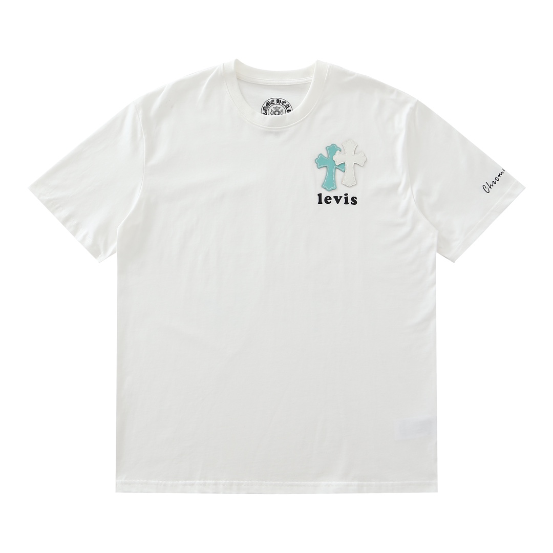 CH x Levi's Cross Short-Sleeve T-Shirt. Two colors, all sizes available. Made of 220g 26-knit 100% cotton. Printed with thermosetting ink. Individually molded. Custom-made genuine lambskin. Custom-made accessories. Relaxed fit. High-quality craftsman