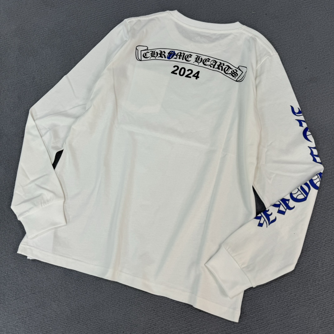 Chrome Hearts' latest CH X RollingStone Las Vegas exclusive long-sleeved shirtMade of 280g pure cotton, with imported ink and gold powder printing for a three-dimensional effect. Custom-made to perfection, distinct from mainstream market products.