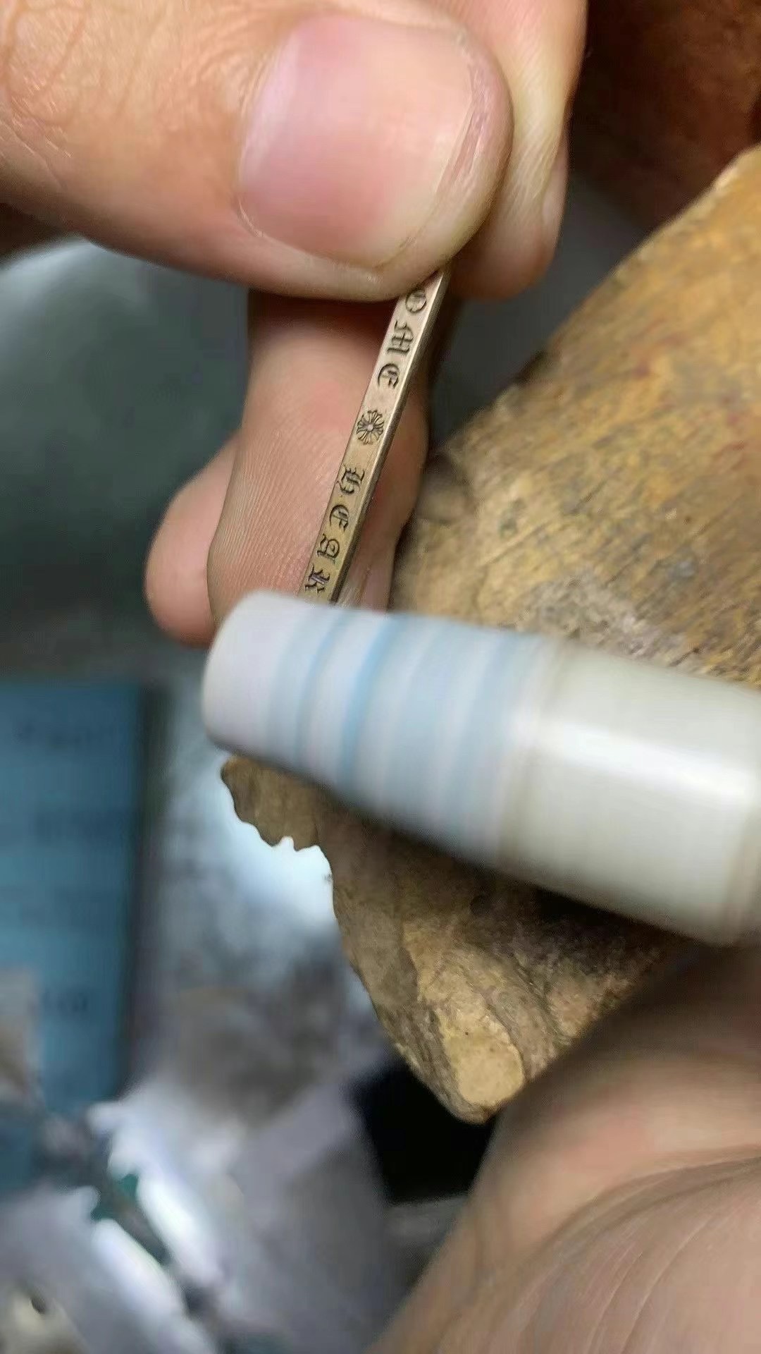 Chrome Hearts Xue Zhiqian Sterling Silver GlassesMost on the market are cheap, using the most basic acetate and metal materials, and the details are... Ours are made of 925 silver and titanium, perfectly replicating the original. From mold making a