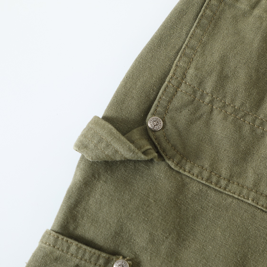 CH Leopard Print Military Green Cargo Pants, a VVIP exclusive. The leopard print is made from a special horsehair material. The fabric is also the same B01 cargo pants fabric, which undergoes 4-5 heavy washing and distressing processes. Finally, a ho