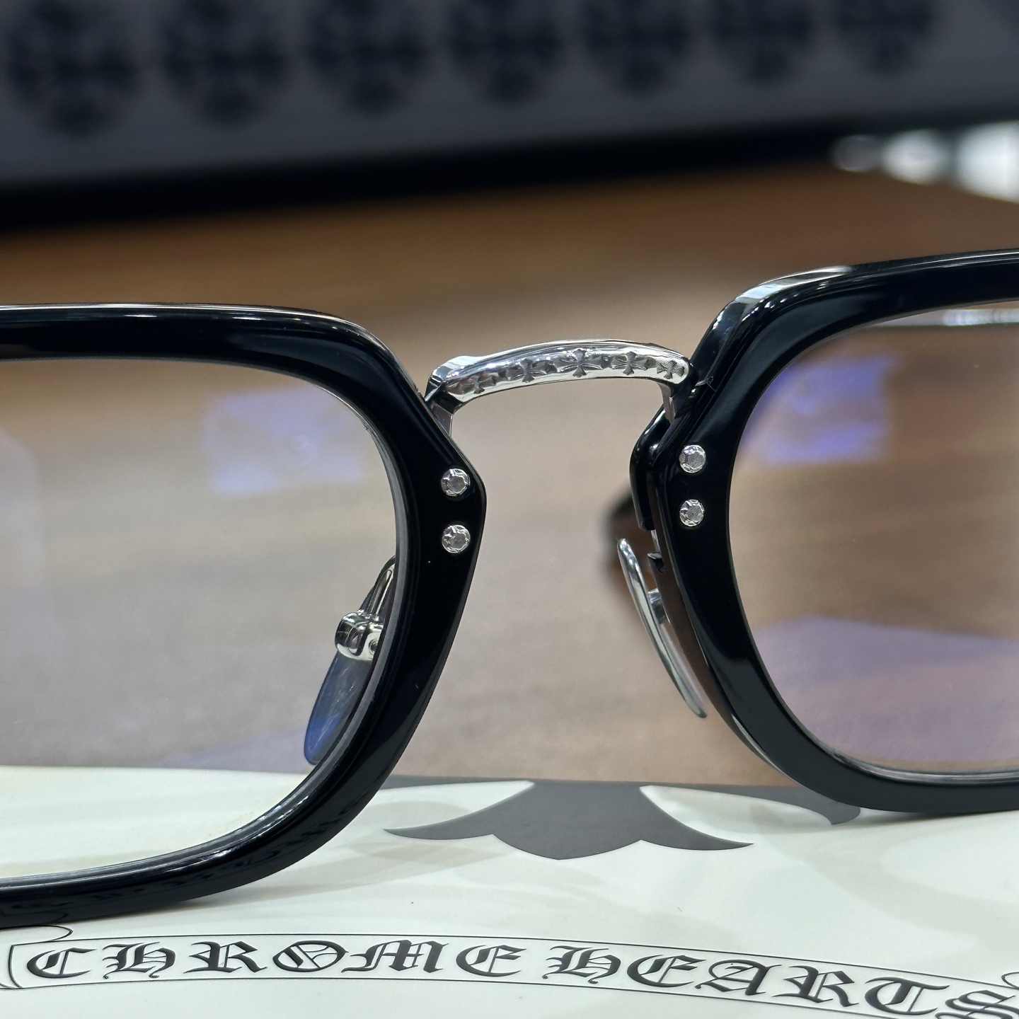 CH Sword Eyeglasses Model: CLOACOSize: 53-22-145