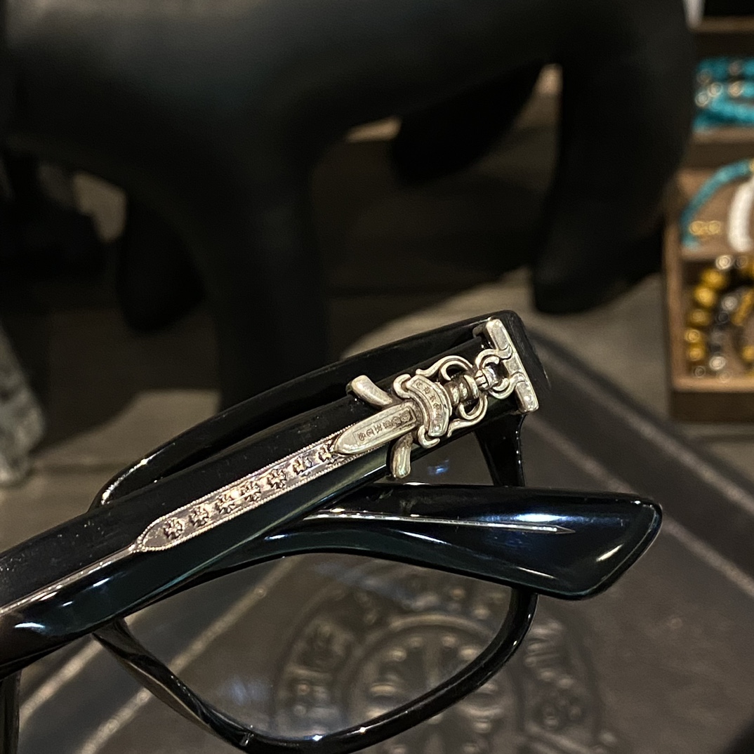 Limited edition new style, first batch of 50 pairs925 sterling silver hardware, sword-shaped eyeglasses