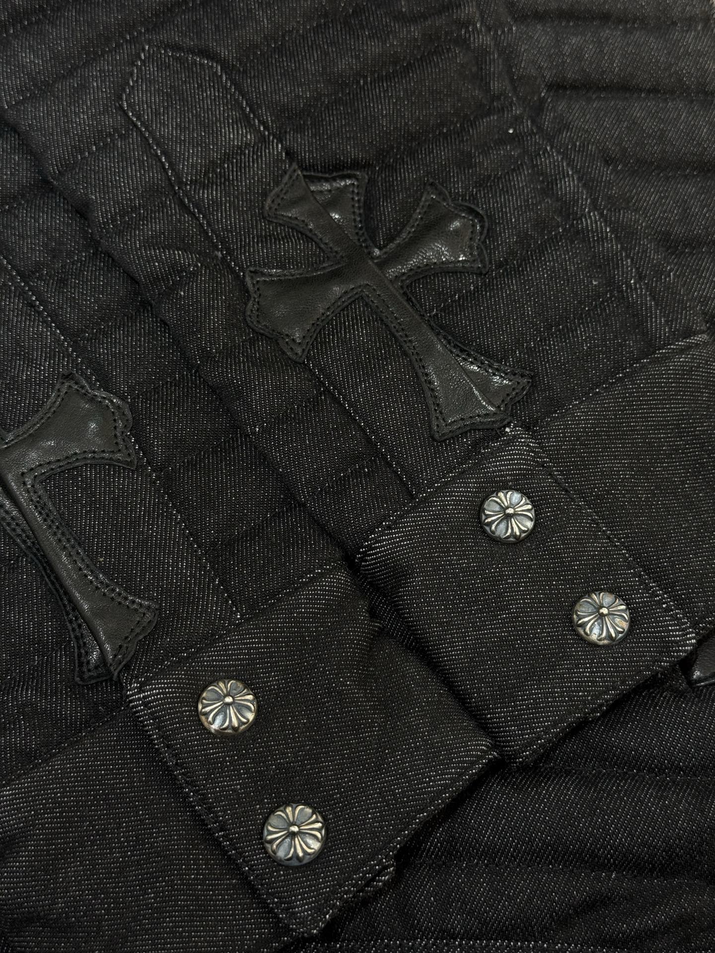 Chrome Heats Leather and Silver Embroidered Cotton Jacket14 silver buttons, 2 silver swords, 1 scroll, 2 scroll base studs. This piece has been discontinued for a long time and is an extremely rare find.Size: S M L