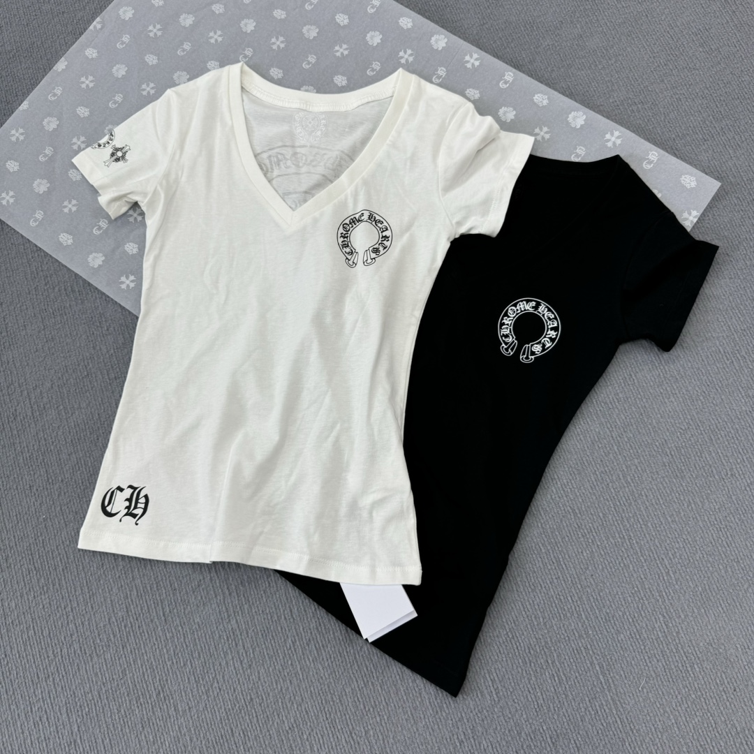 Chrome Hearts Popular V-Neck Women's Horseshoe Print Short-Sleeve T-ShirtMade from custom-dyed Yb pure cotton, soft and delicate, with matching neckline sizesSizes: S M L