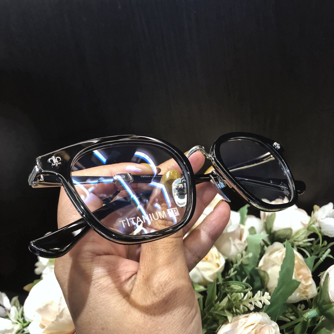 KKChromeHearts Scout Floral Black-rimmed GlassesSize: Lens width 53mm, Temple width 150mm, Total width 148mm