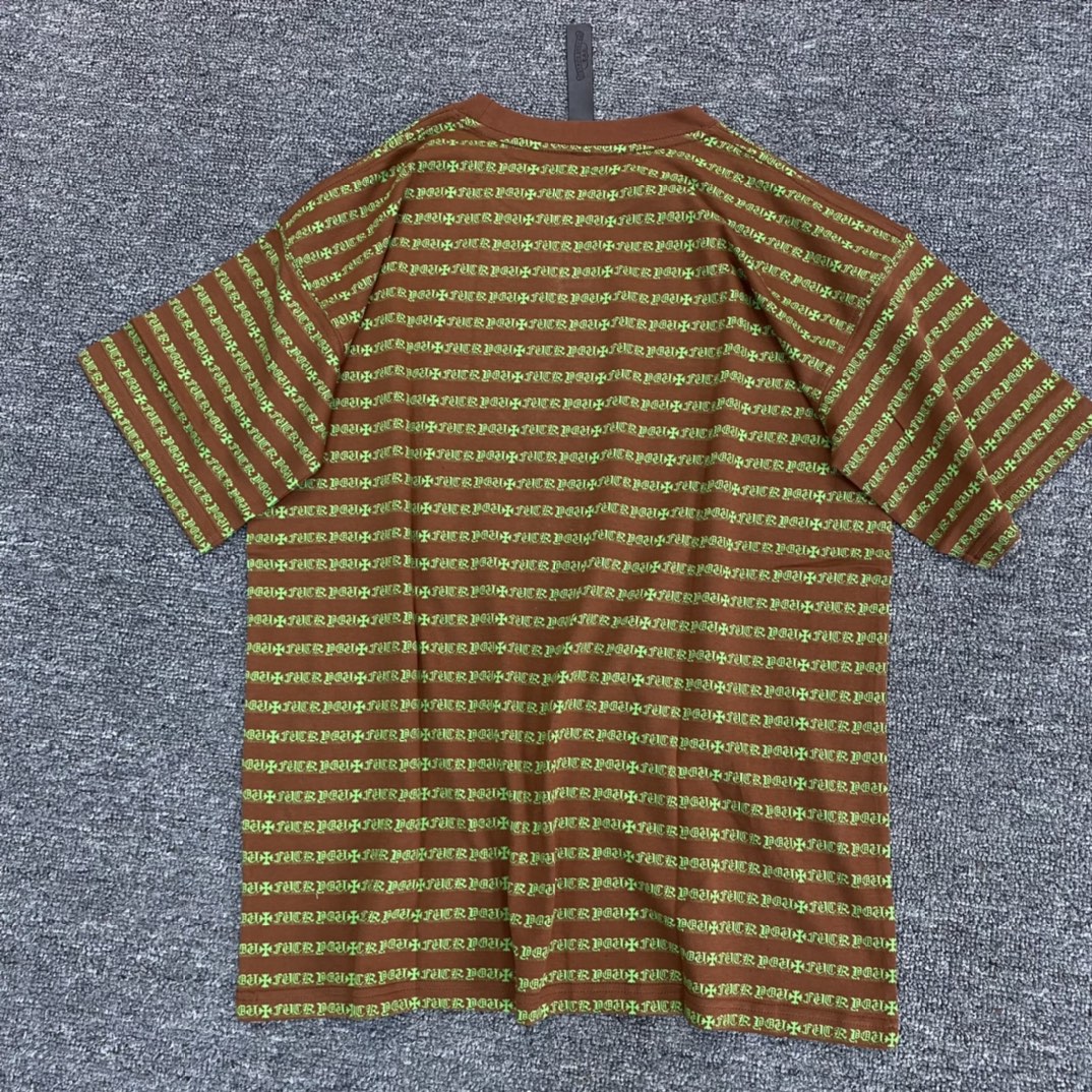 Chrome Hearts 23FW Latest Striped Jacquard Sword Embroidered Short-Sleeve T-ShirtOriginal custom-woven and dyed fabric, full and bold sword embroidery logo, genuine leather base, high-quality tailoring! Loose fit, unisex.Sizes: S, M, L