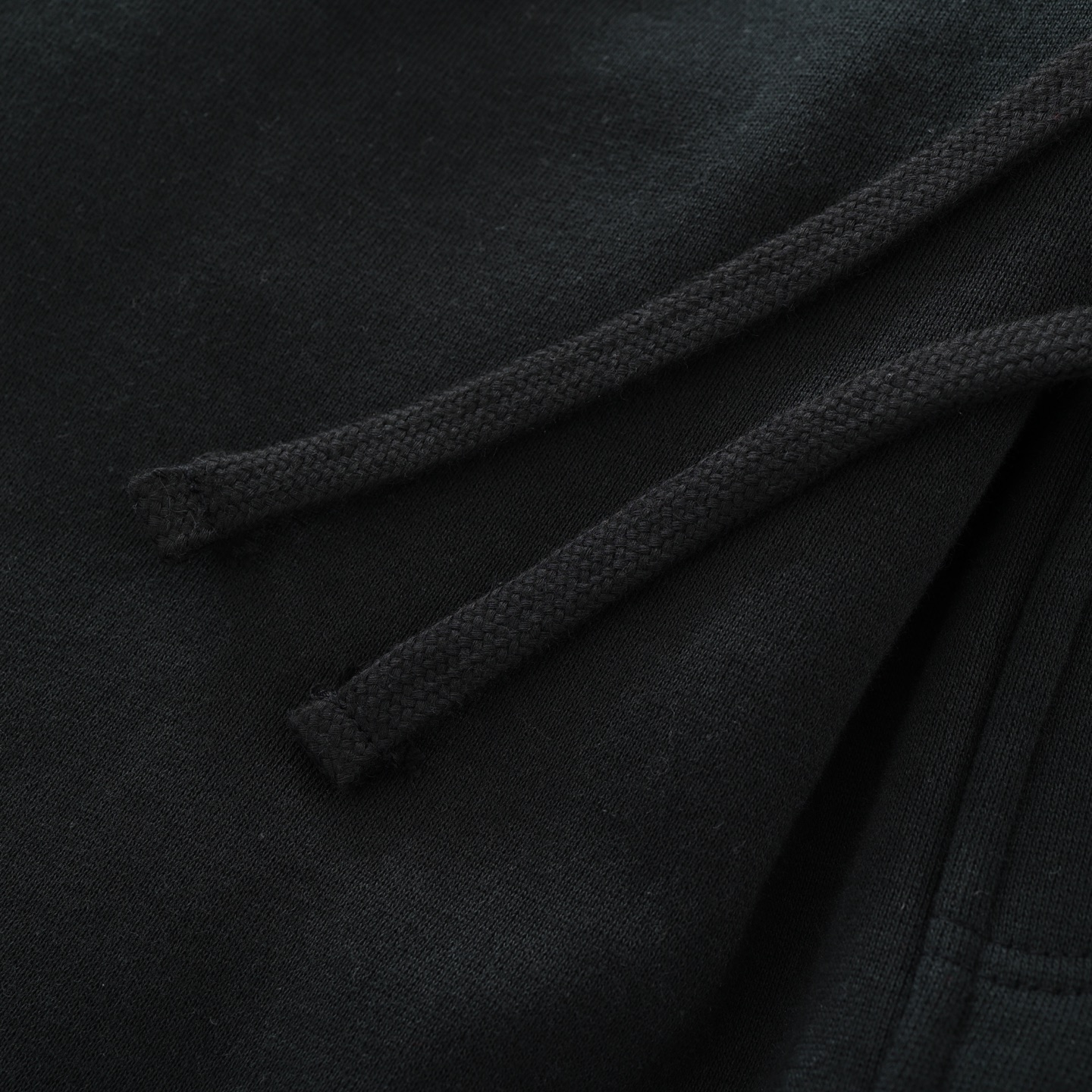 CH's new horseshoe-patterned Sanskrit long pants are now available in all sizes. Originally purchased from Dewu for 6200 RMB. Made of 480g 100% cotton with fleece lining. Printed with imported inks. Simple design, easy to follow. Custom accessories.