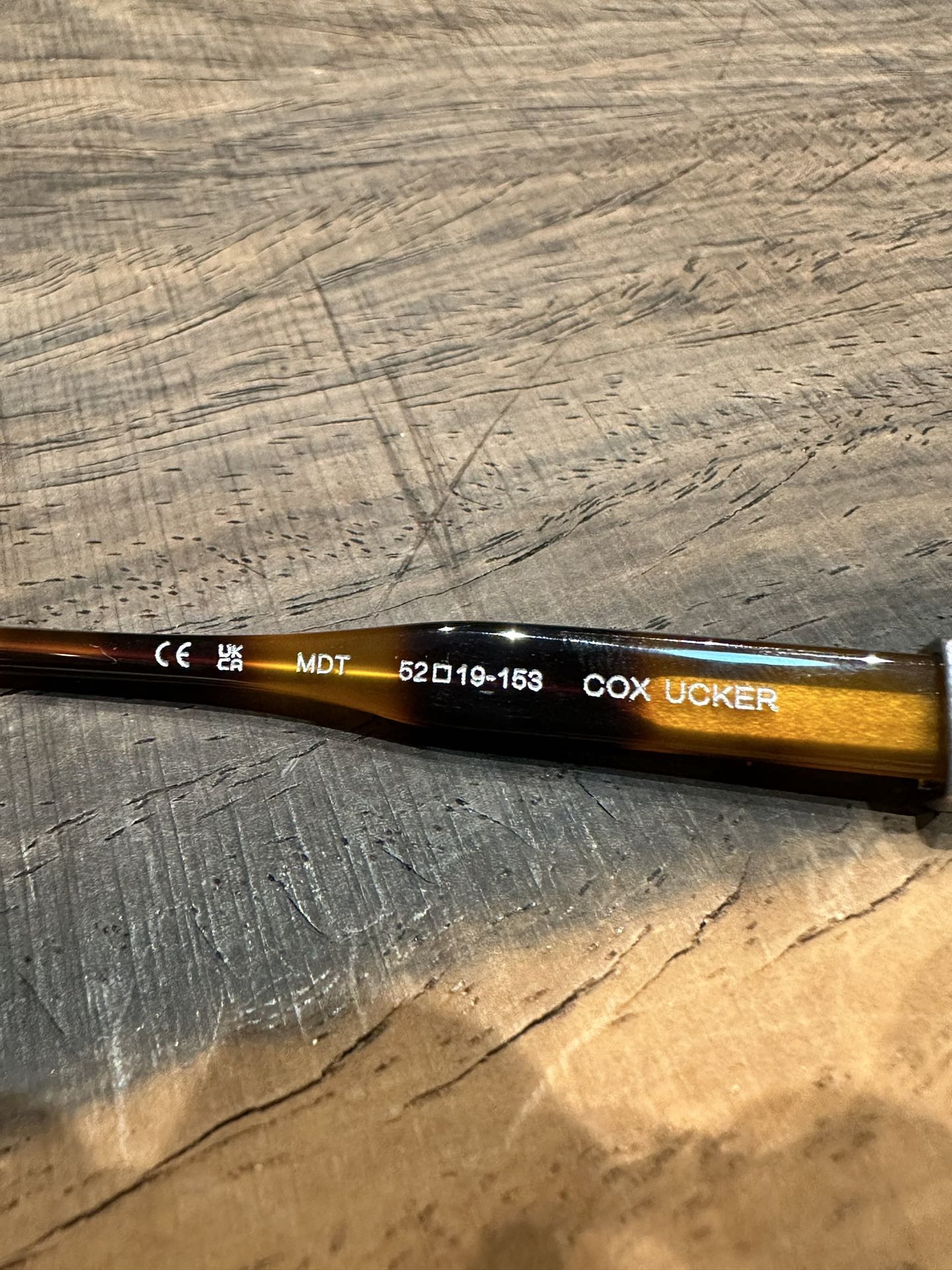 COX UCKER Eyeglasses Specifications: 52mm (Lens width 52mm, bridge width 19mm, temple length 153mm)