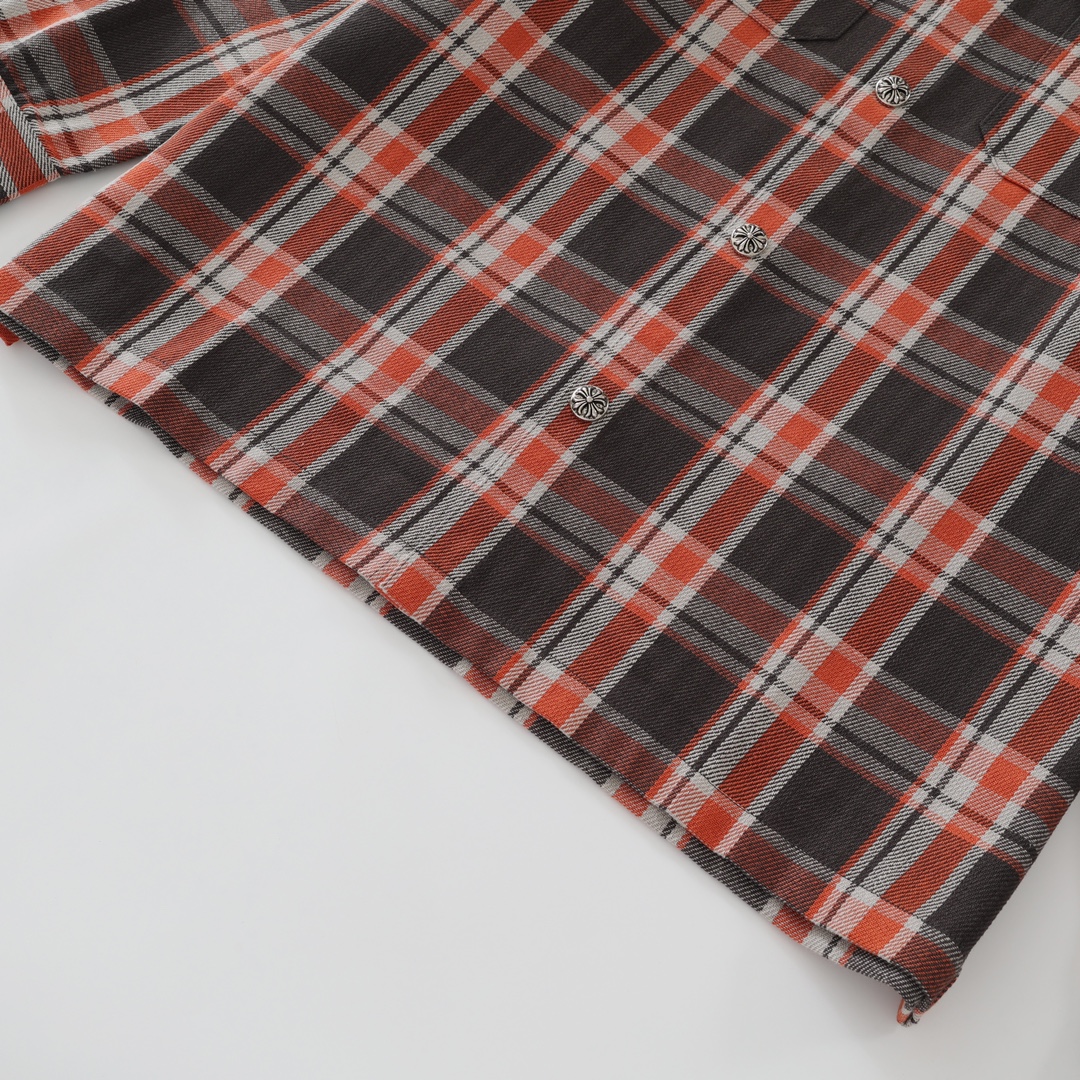 CH's new yellow-orange flannel plaid shirt is now available in all sizes. Made with 11-count double-ply 240g (260g after washing) cotton blend flannel, featuring a brushed front, laser infrared positioning, hand-cutting, and precise alignment. Includ