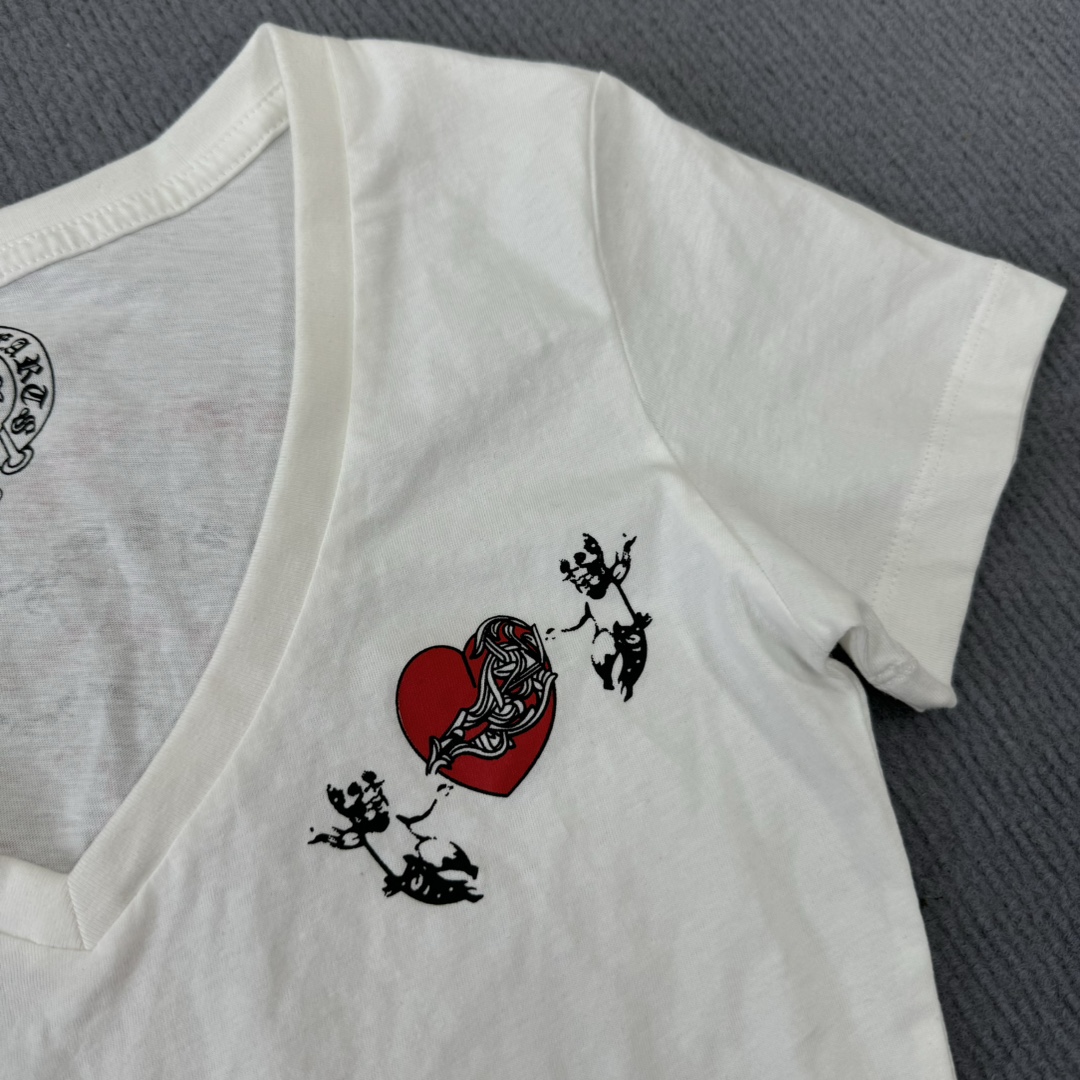 Chrome Hearts Vintage Bestseller V-Neck Women's Limited Edition Short-Sleeve T-ShirtMade with custom-dyed Yb pure cotton fabric, soft and delicate, complete with matching neckline sizesSizes: S M L