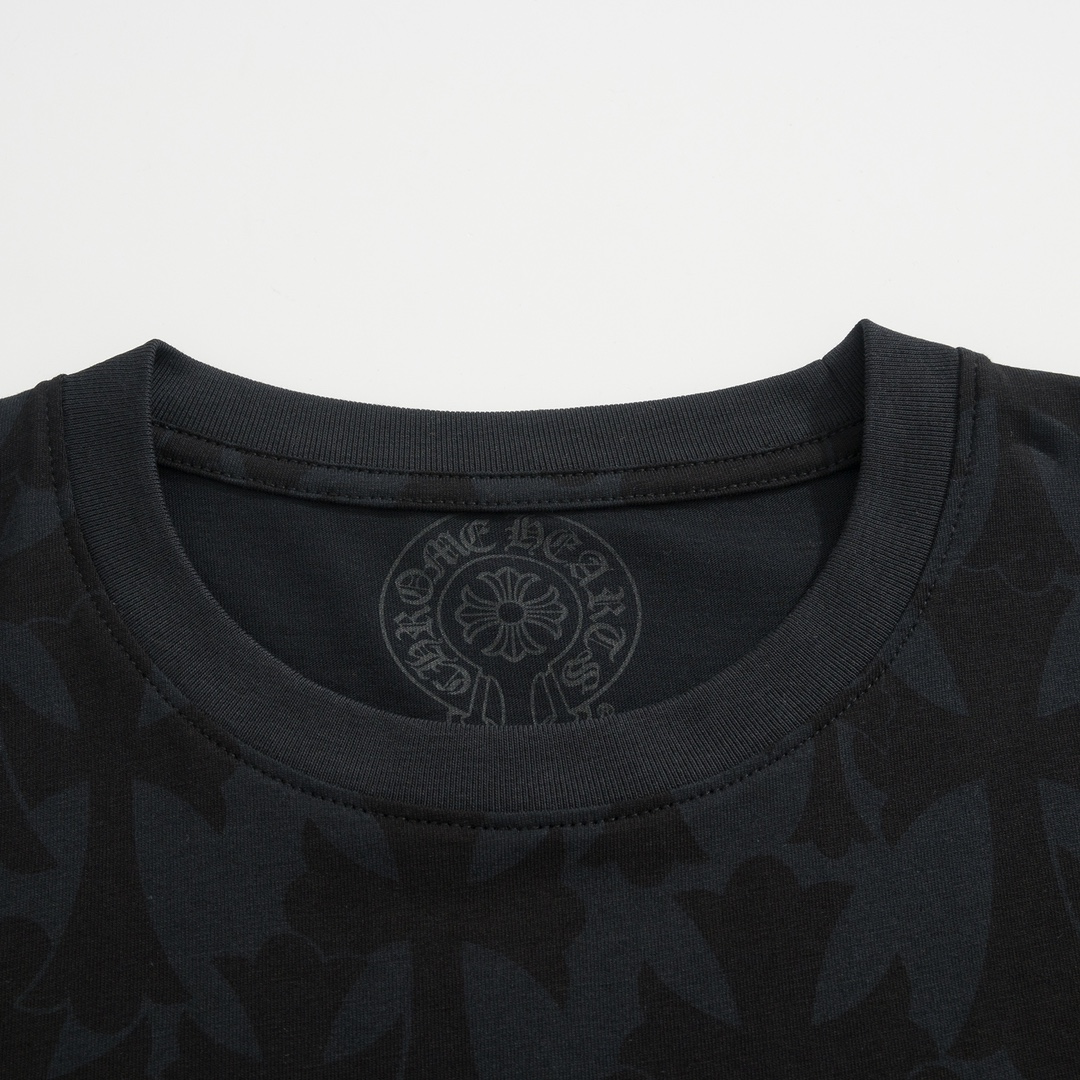 CH Chrome Hearts Embossed Print Short-Sleeve T-ShirtCustom Embossed Cross Fabric, Horseshoe Print on Front, Scroll Print with Traditional Chinese Characters on Back, Drawstring DesignSizes S, M, L