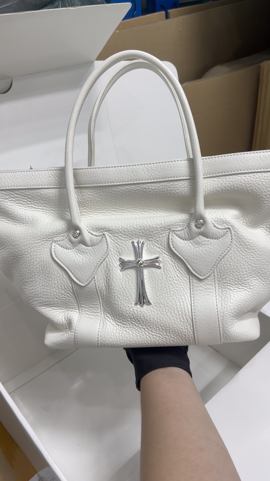 Customer order 📸 White leather cross tote