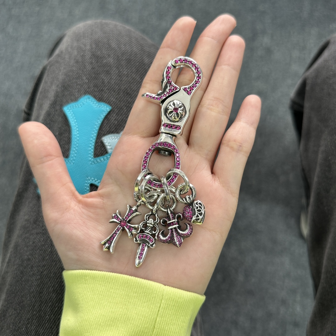 Macho pink doesn't look bad with jeans.