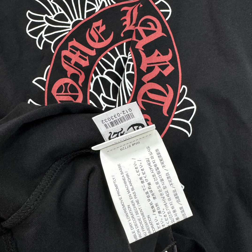 Chrome Hearts Popular V-Neck Women's Horseshoe Cross Short-Sleeve T-ShirtMade from custom-dyed pure cotton, soft and delicate, with matching neckline sizesSizes: S, M, L