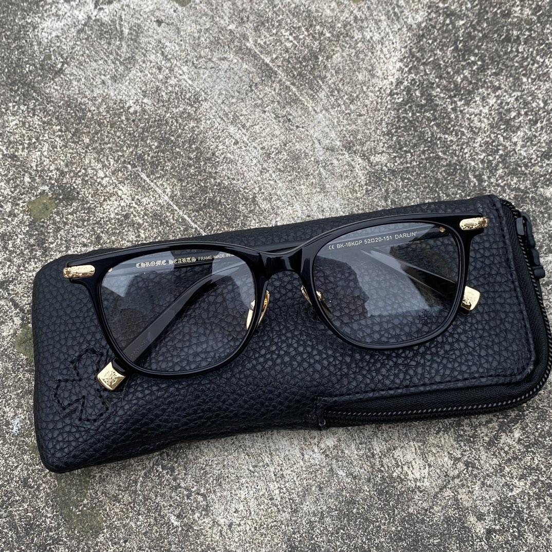 Chrome Hearts Gold Cross Flower EyeglassesChrome Hearts is the epitome of luxury. Their intricate craftsmanship and design exude sophistication. A universally flattering style, these glasses are elegant, clean-cut, and refined, perfect for both for