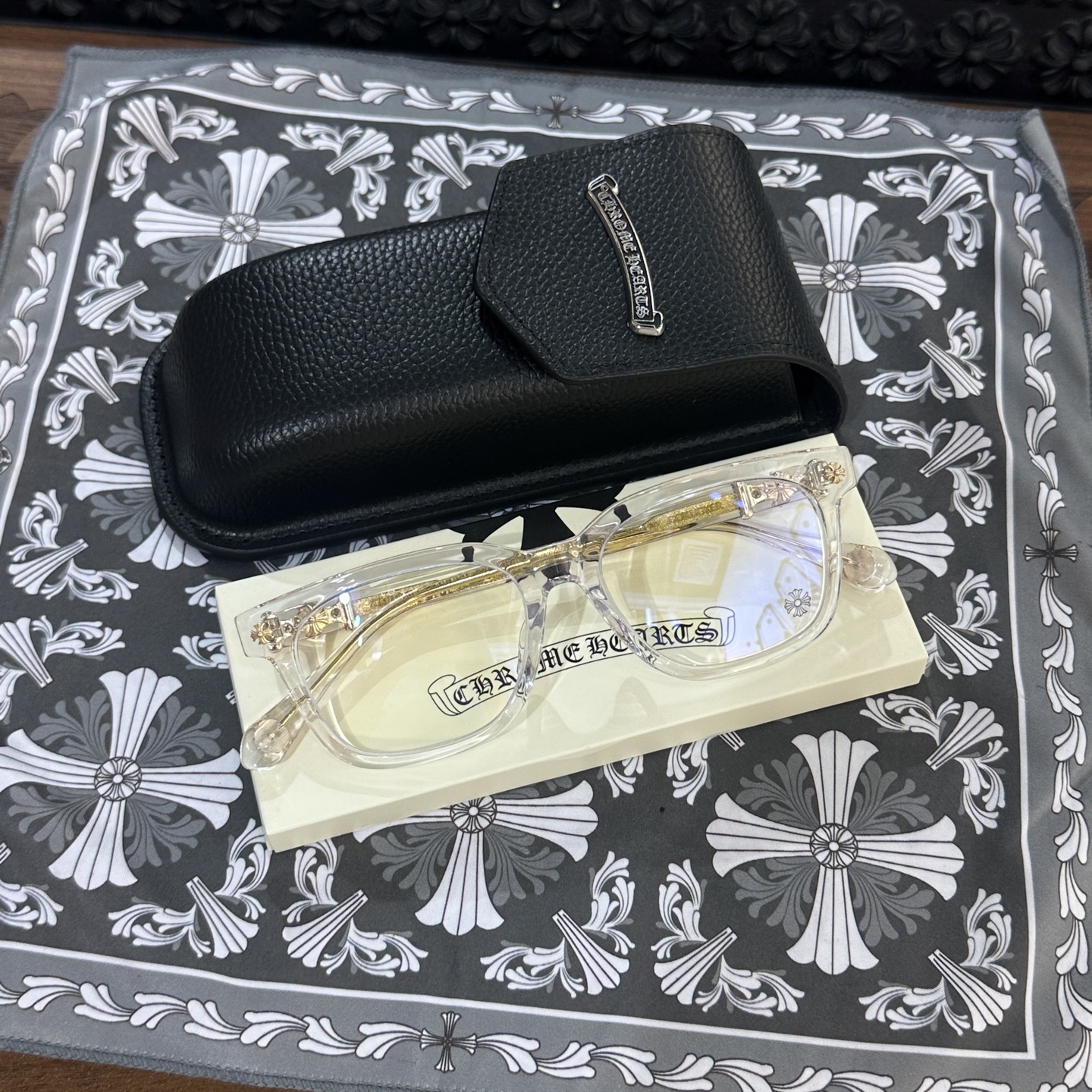 CH Eyeglasses Model: COX UCKERSize: 52-19-153