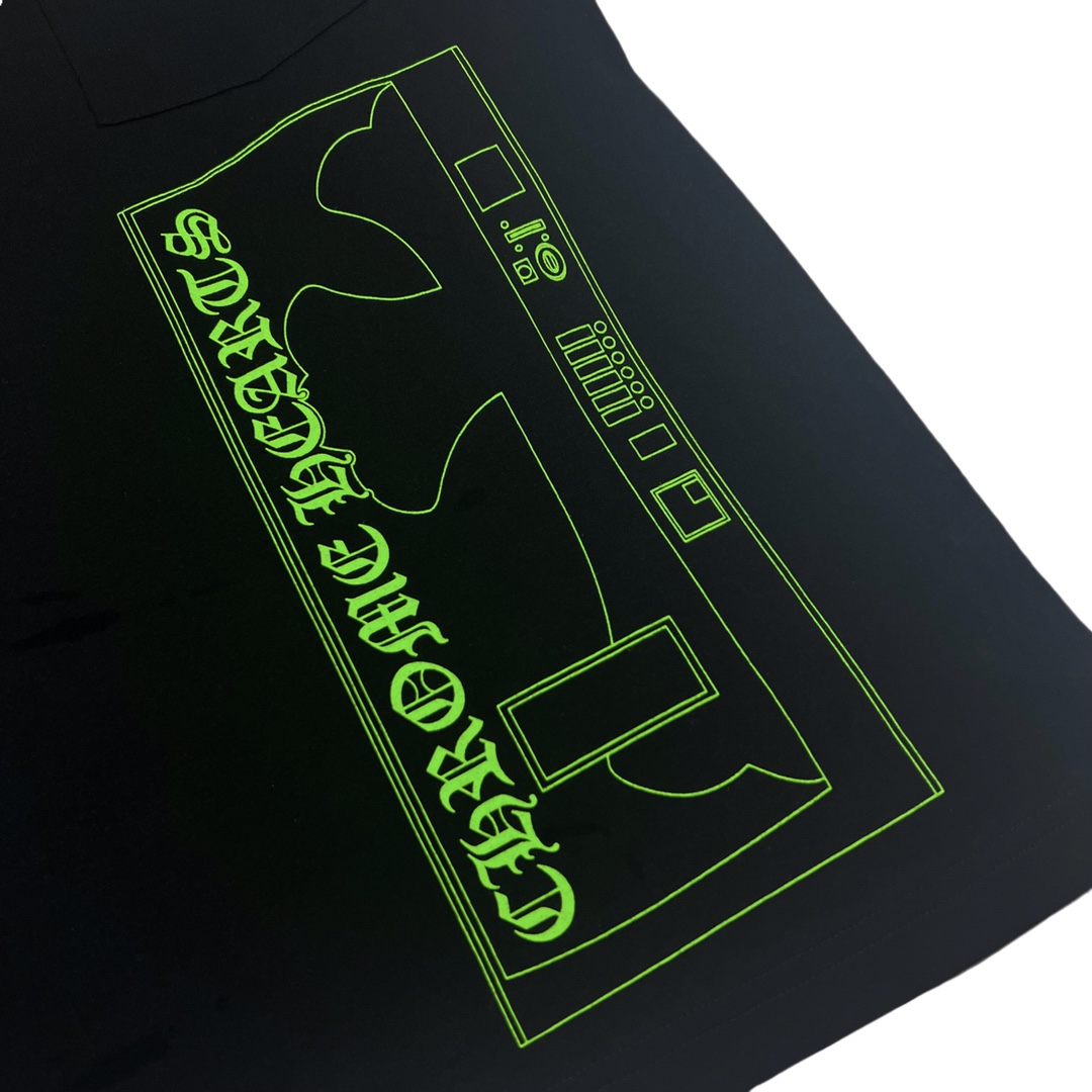 Chrome Hearts Minami Aoyama Limited Edition Long-Sleeve T-ShirtMade from a custom-woven and dyed 200g reactive black fabric. The all-over print uses the same thermosetting oil material, resulting in perfect color brightness and feel. Sizes: S-XL, u