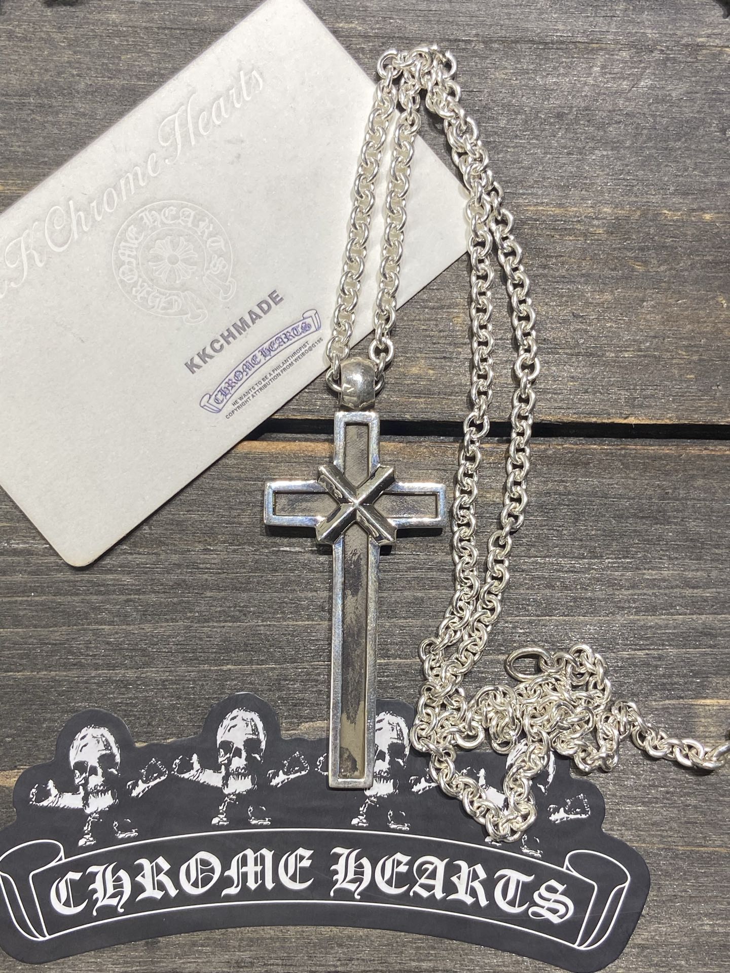 Medium-sized Cross pendant, the same style as Drake's, in stock and ready to ship immediately.