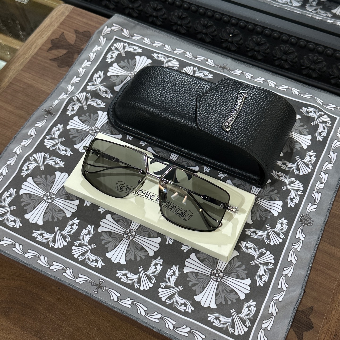 CH Sunglasses LOVEROD Aviator Style SunglassesSize: 60cm x 13-143cm