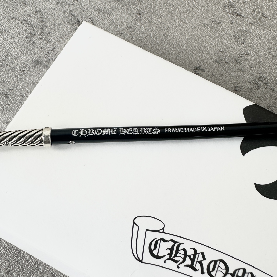 Chrome HeartsGAG Sterling Silver Eyeglass FramesExclusive online, Black Silver, Italian Imported MaterialsOriginal Price: ¥12400 (Authentic), VIP Price: ¥9300Developed with 925 Sterling Silver Frames, 1:1 High-Replica, TITANIUM IP, Genuine Japane