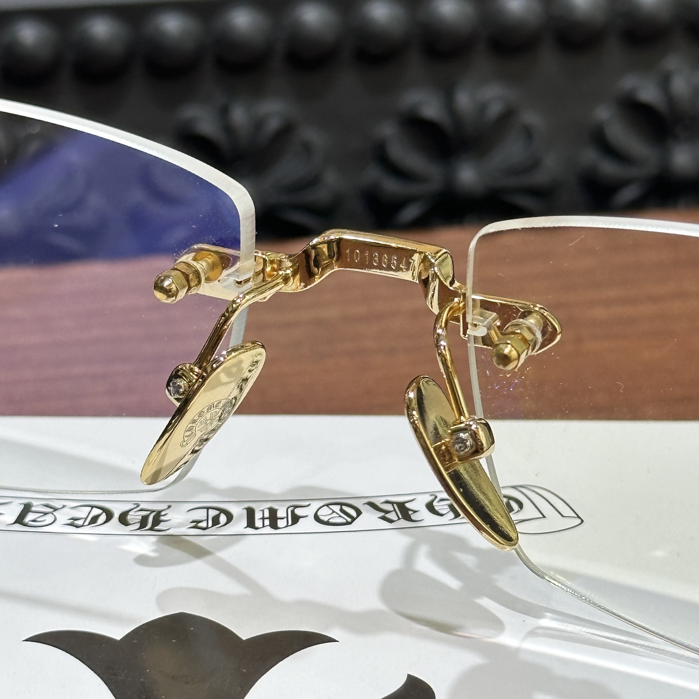 CH Rimless Glasses Model: DEEP IIMaterial: 925 SilverSize: 57cm x 20-146cmThe Hermes of eyewear