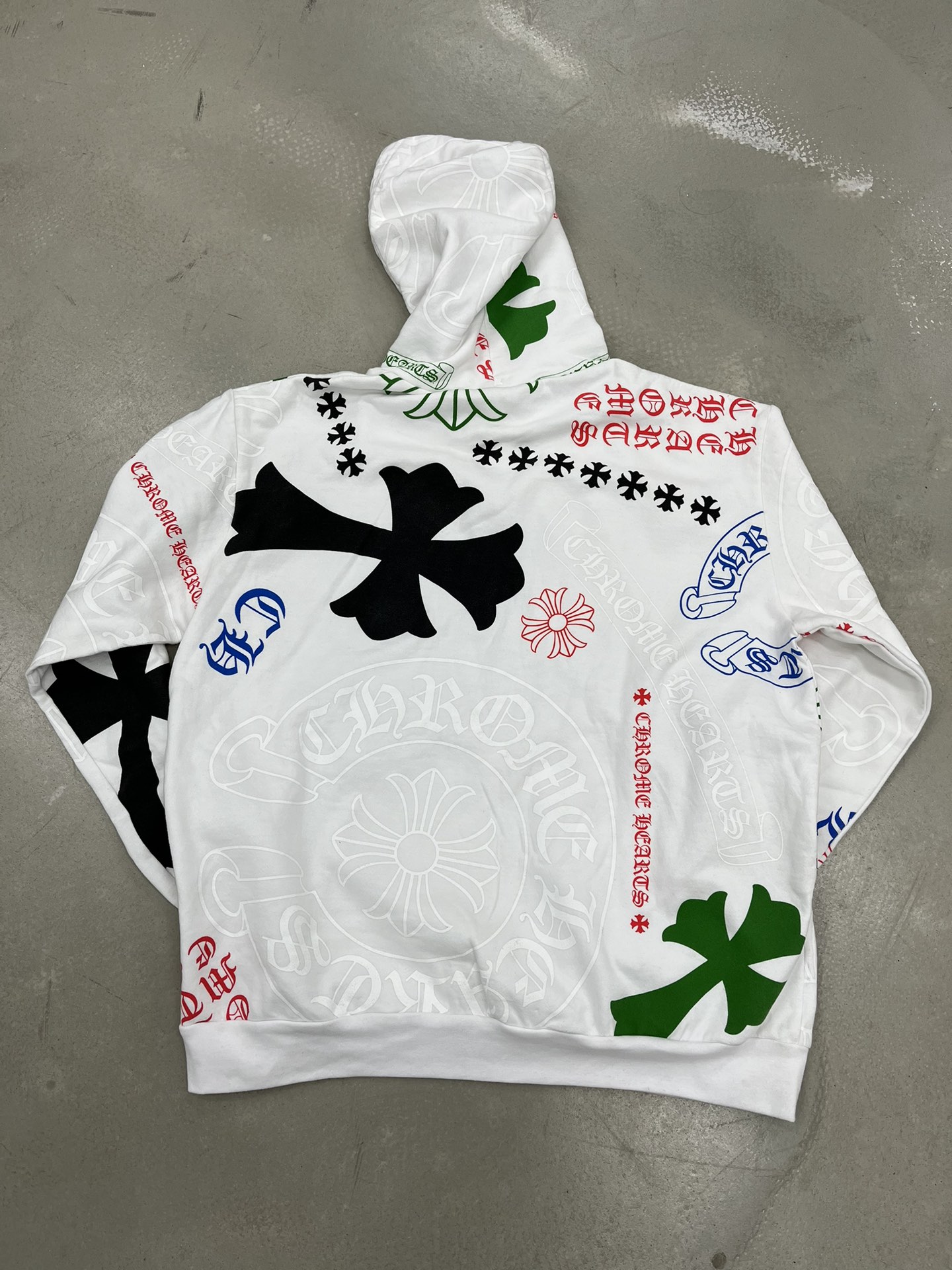 Chrome Hearts official website exclusive white hoodie. Purchased from Xianyu (a second-hand marketplace) for ¥8500 for research and development. All details are flawless compared to any other version. Officially priced at over ¥7000, but I couldn't g